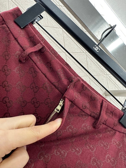 25 Double-breasted suit trousers