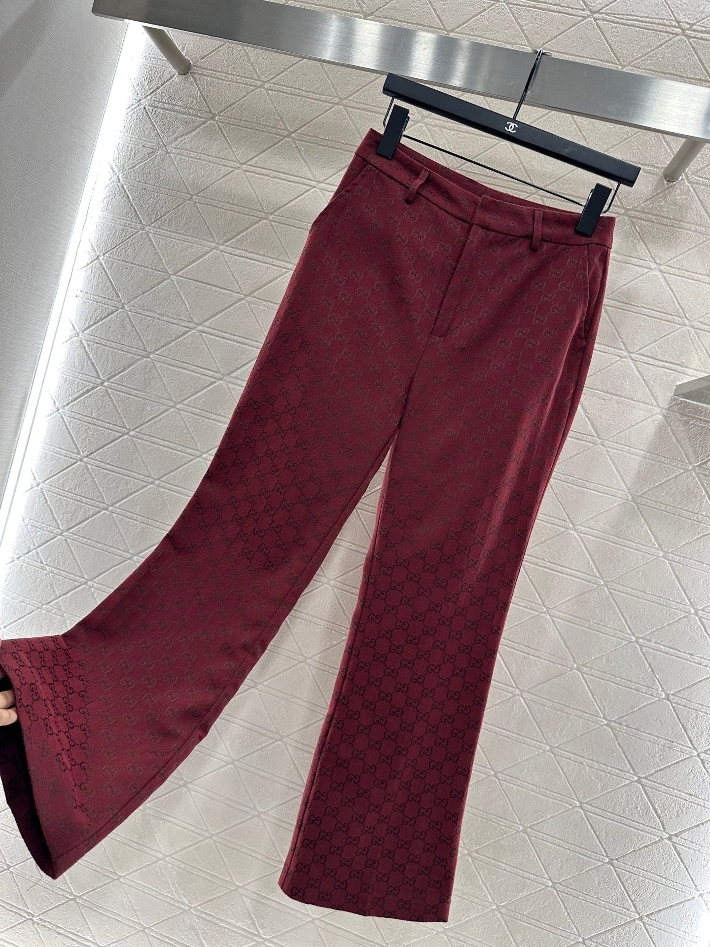 25 Double-breasted suit trousers