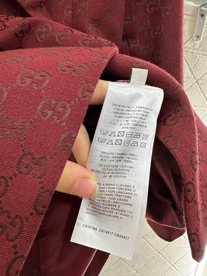 25 Double-breasted suit trousers