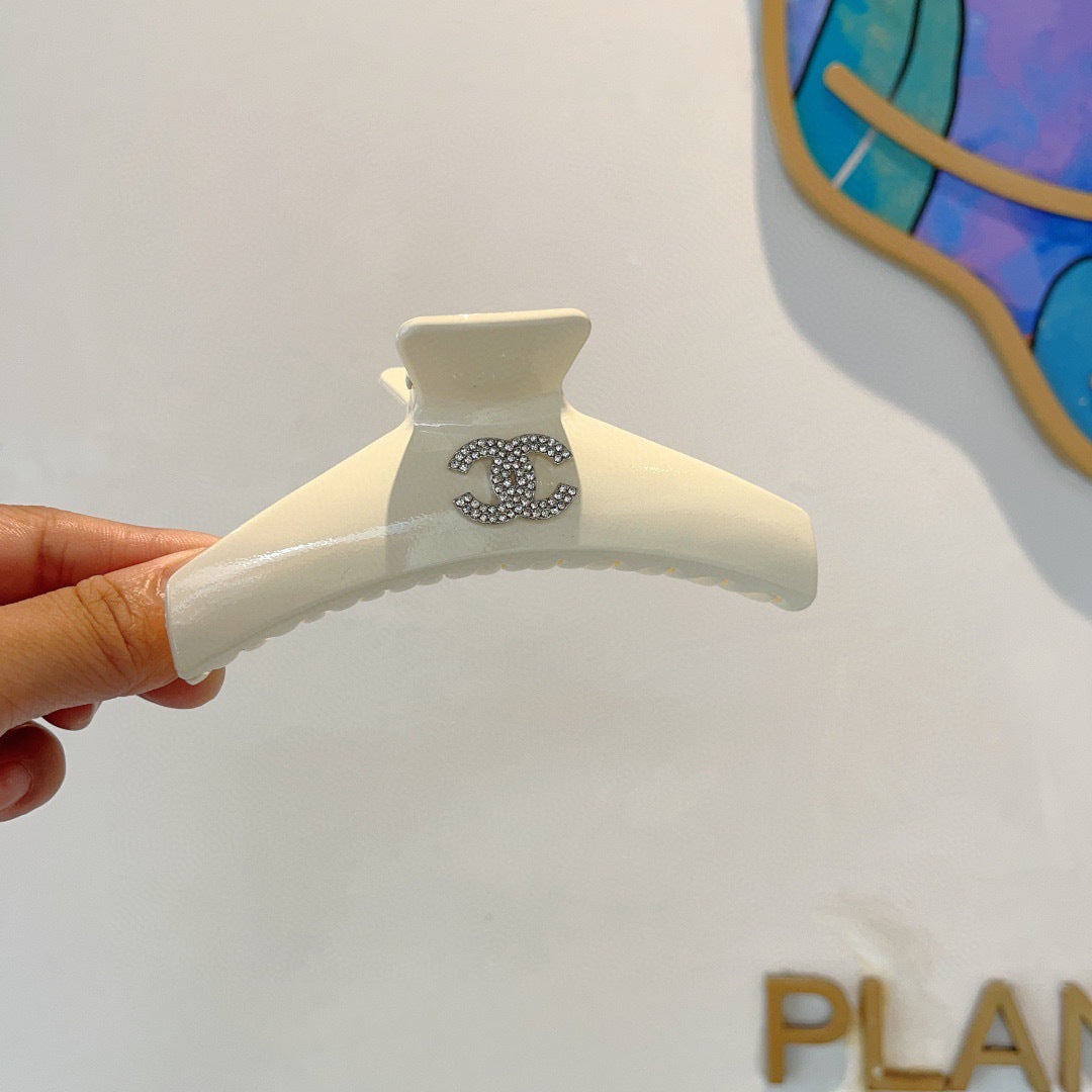 New hand-made diamond clip