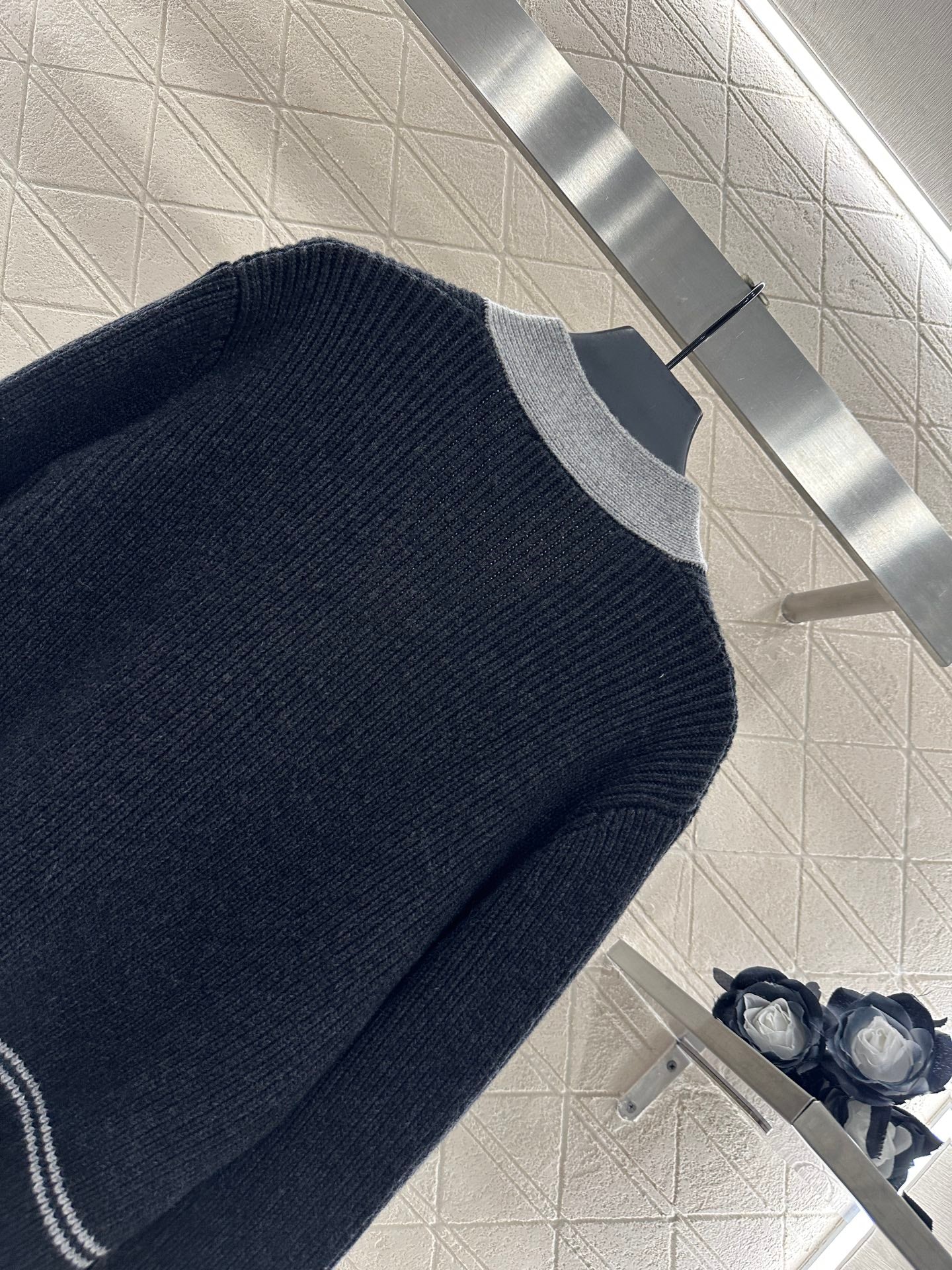 25fw New V-neck knitted cardigan