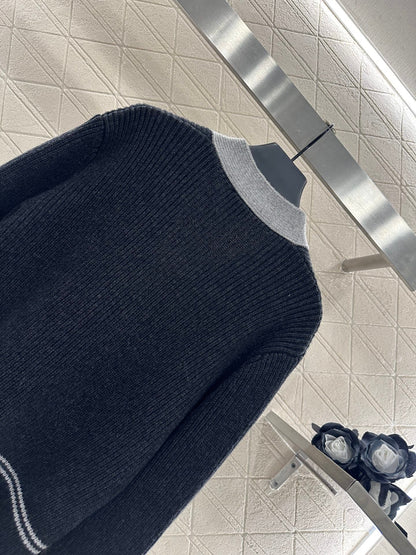 25fw New V-neck knitted cardigan