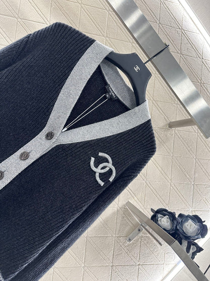 25fw New V-neck knitted cardigan