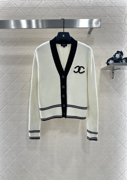 25fw New V-neck knitted cardigan