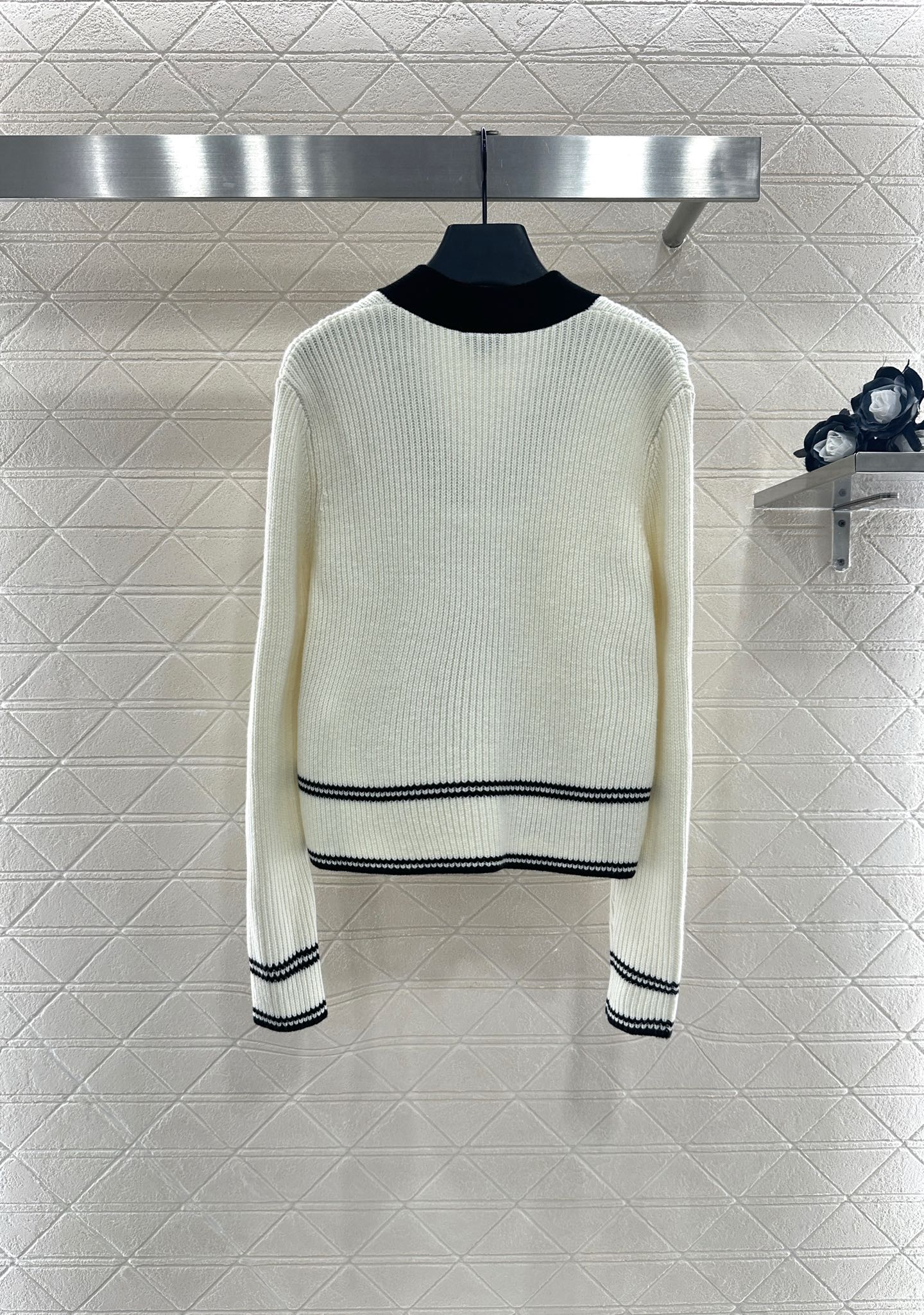 25fw New V-neck knitted cardigan