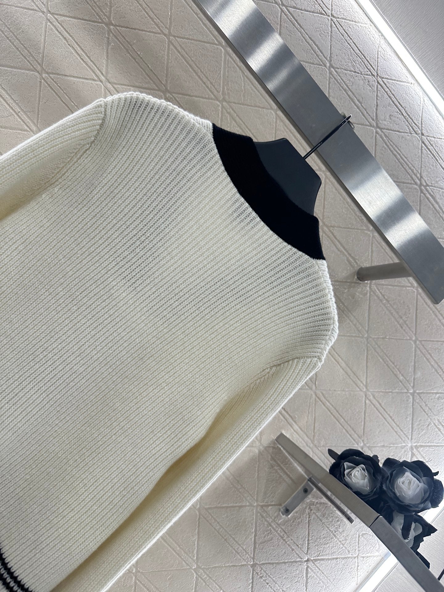 25fw New V-neck knitted cardigan