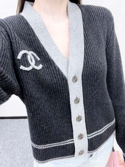 25fw New V-neck knitted cardigan