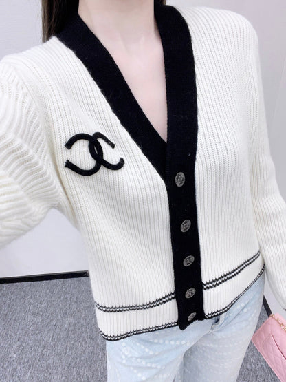 25fw New V-neck knitted cardigan