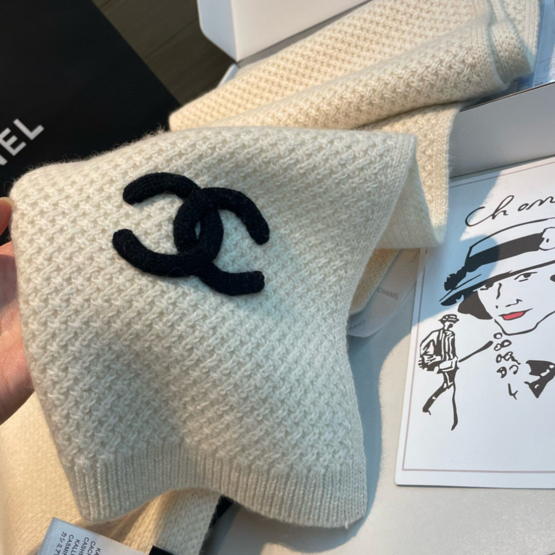 25 new knitted cashmere scarves