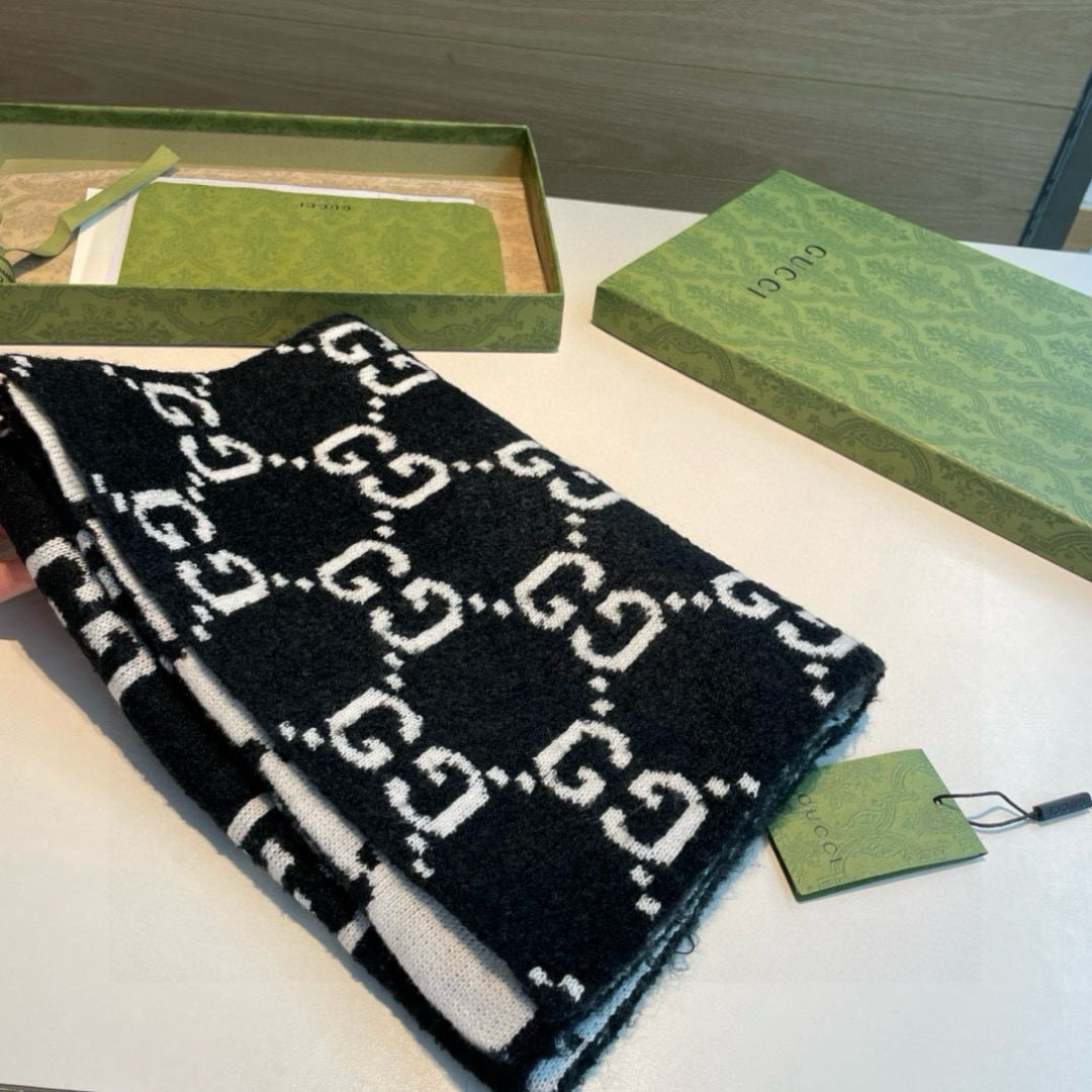 New knitted jacquard scarf