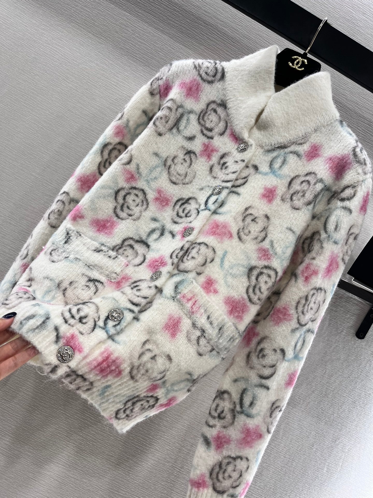 25fw new stand collar camellia knitted cardigan