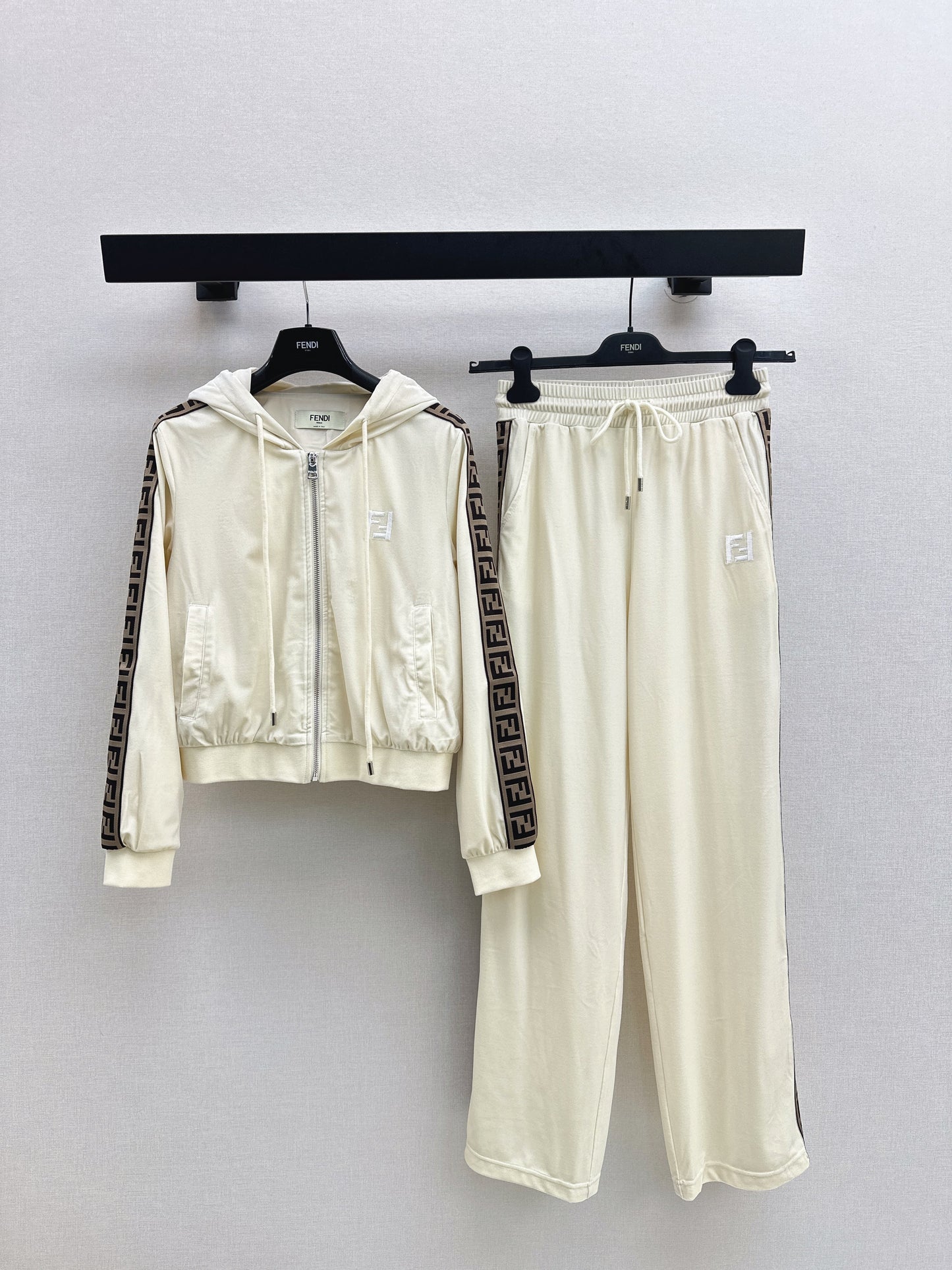 25fw new hooded sweatshirt jacket with trousers set