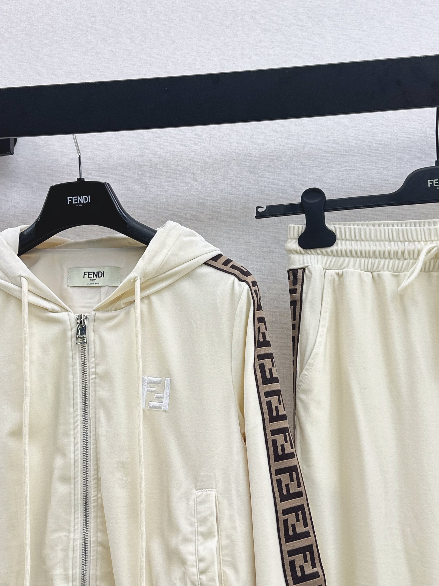 25fw new hooded sweatshirt jacket with trousers set