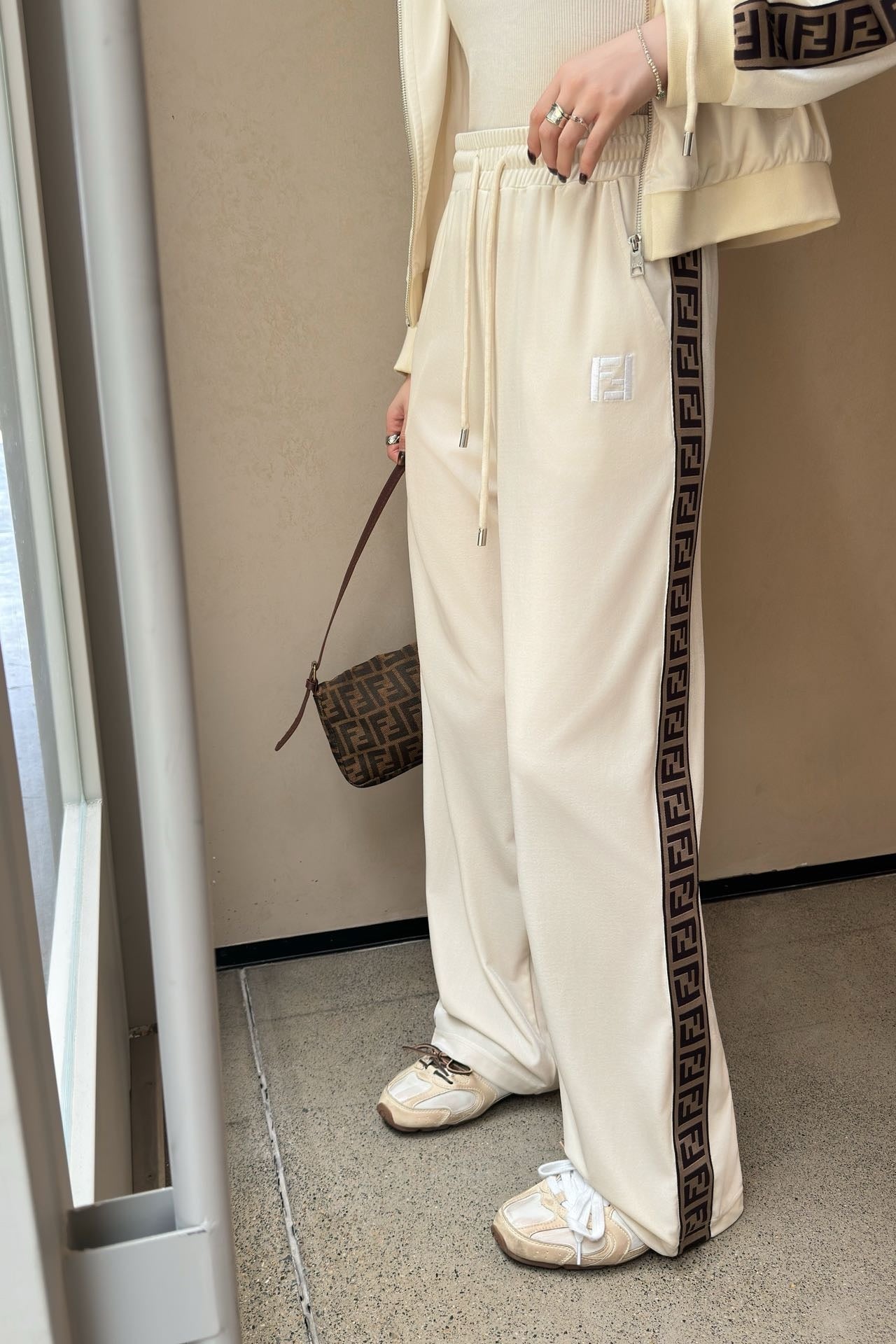 25fw new hooded sweatshirt jacket with trousers set