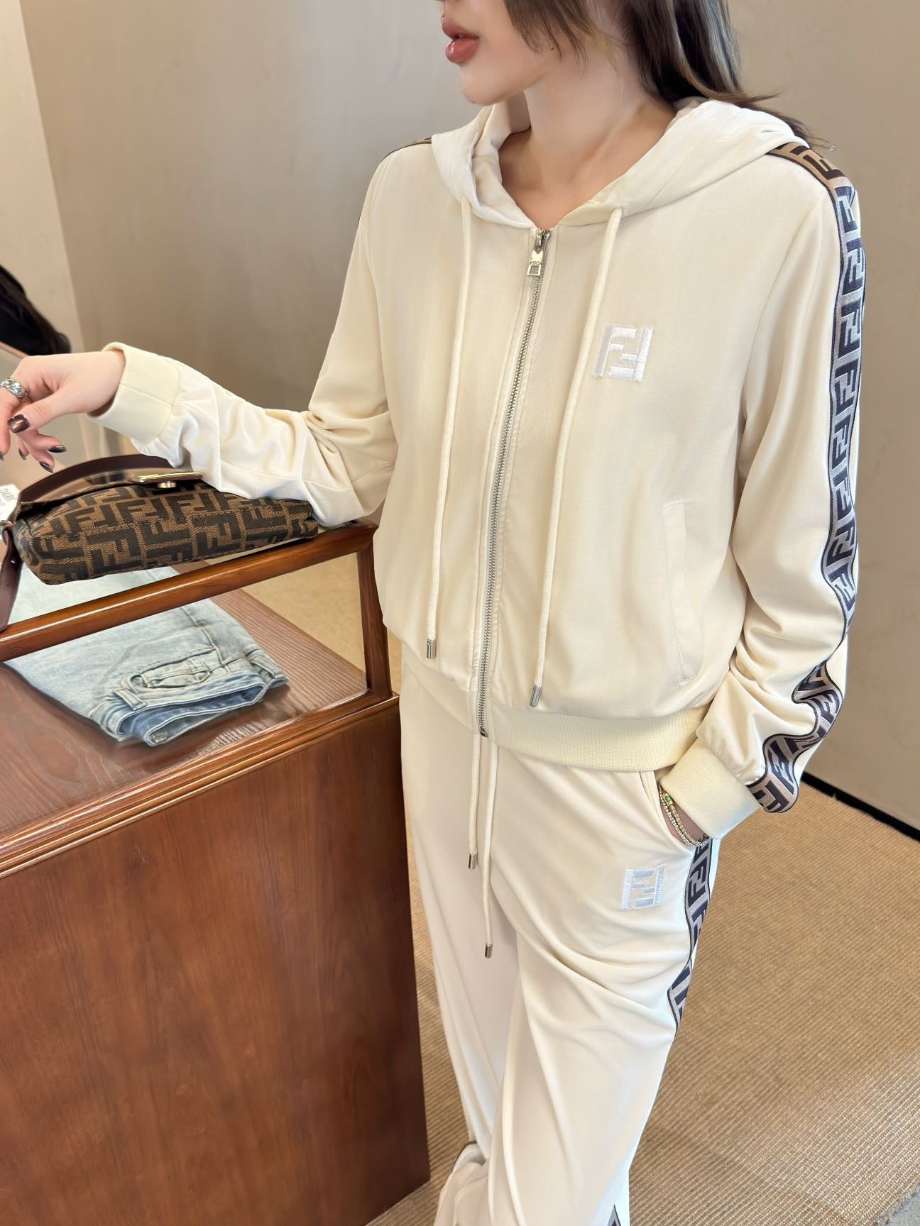 25fw new hooded sweatshirt jacket with trousers set