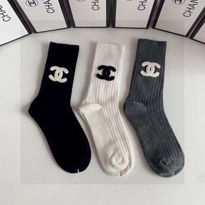 New classic mid-length socks