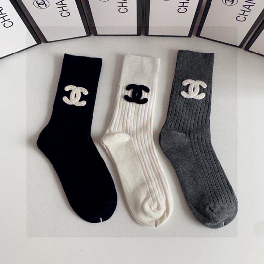 New classic mid-length socks