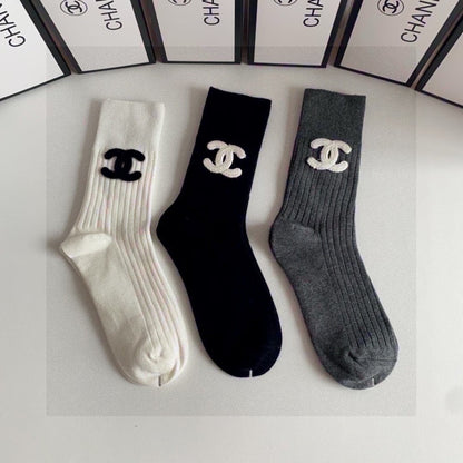 New classic mid-length socks