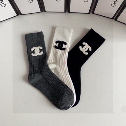 New classic mid-length socks