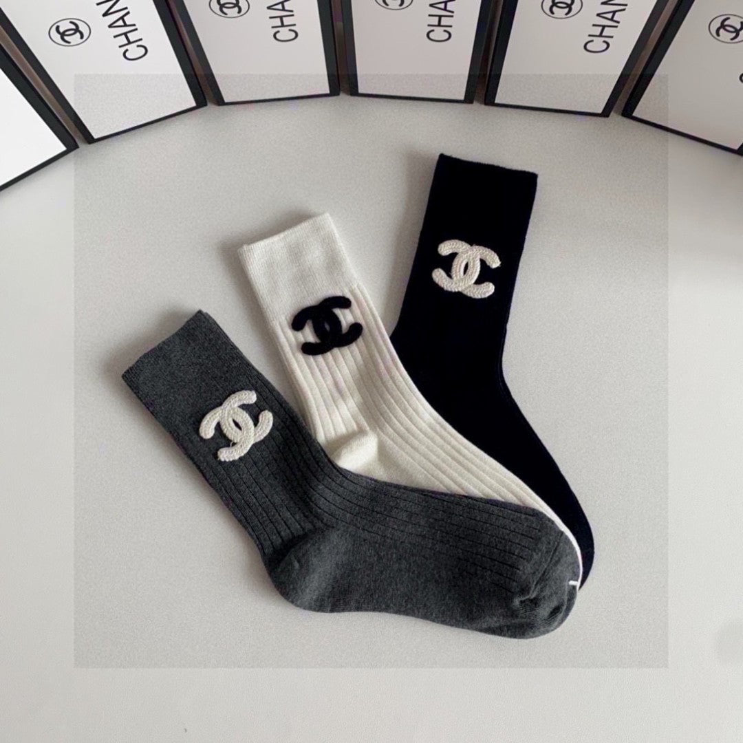 New classic mid-length socks