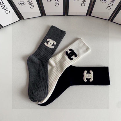 New classic mid-length socks