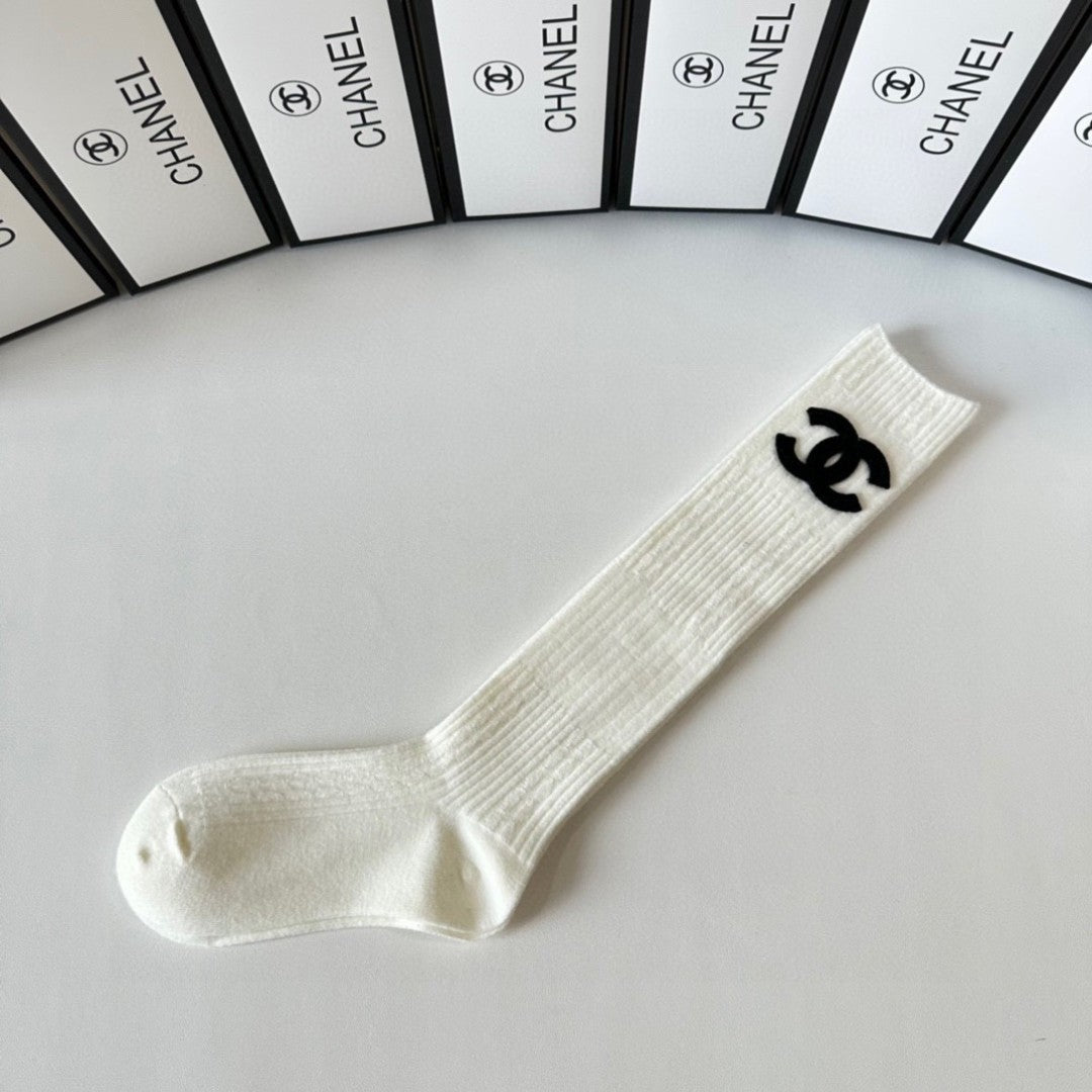 New double-needle cashmere socks