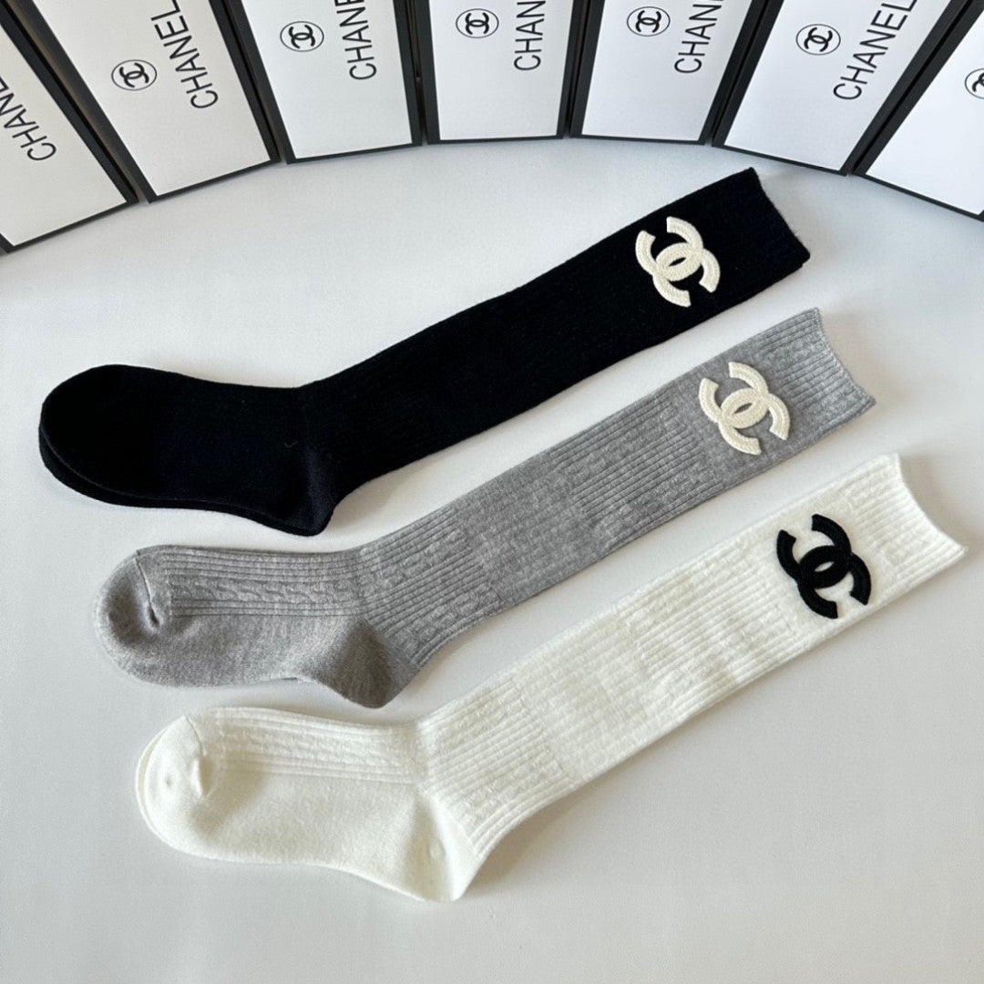 New double-needle cashmere socks