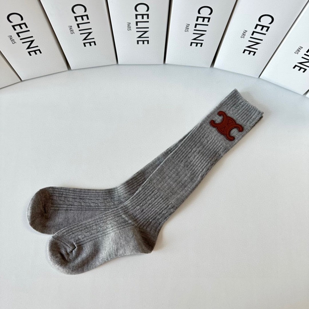 New double-needle cashmere socks