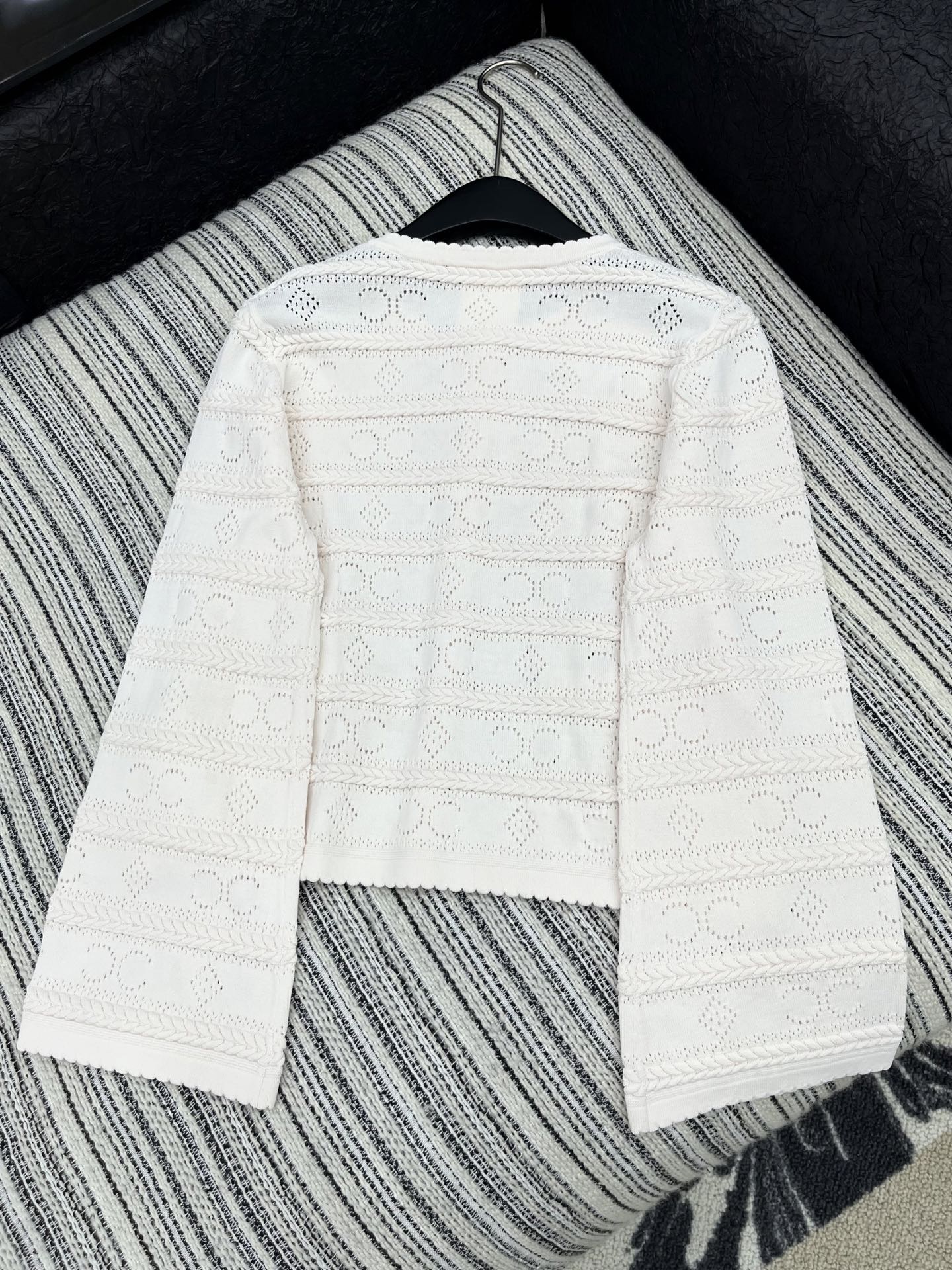 25fw new crochet round neck cardigan