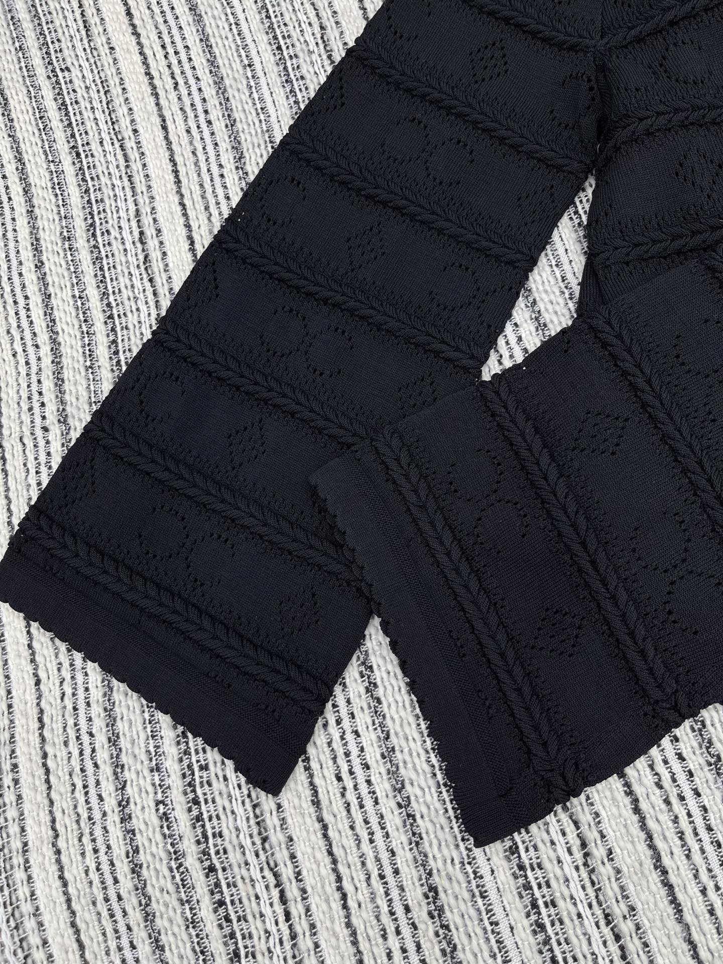 25fw new crochet round neck cardigan