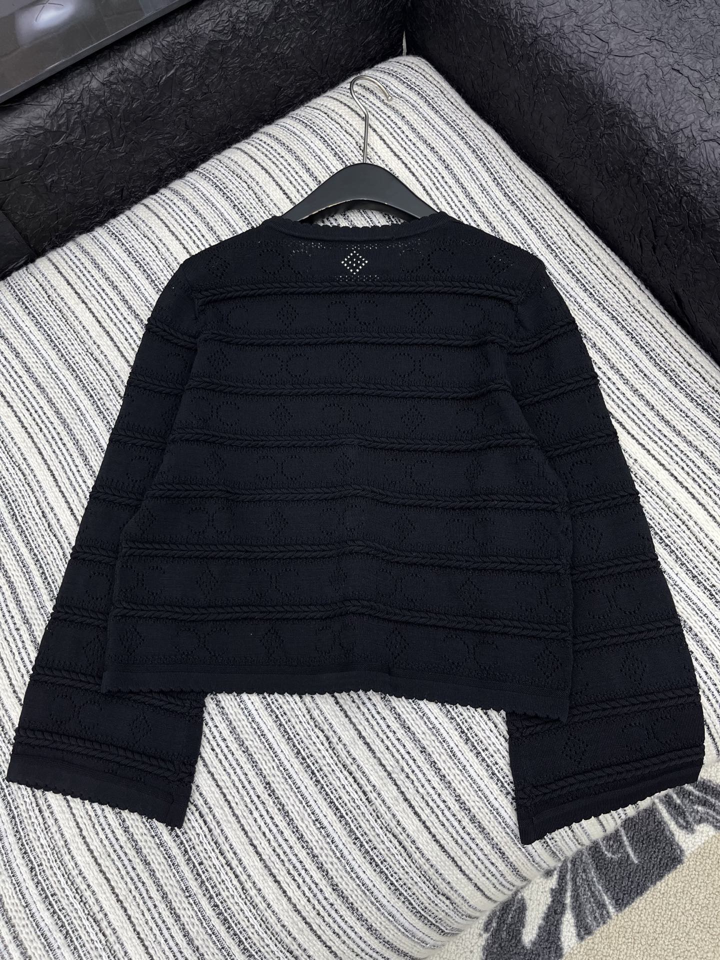 25fw new crochet round neck cardigan