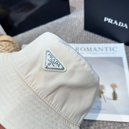 Classic triangle logo bucket hat