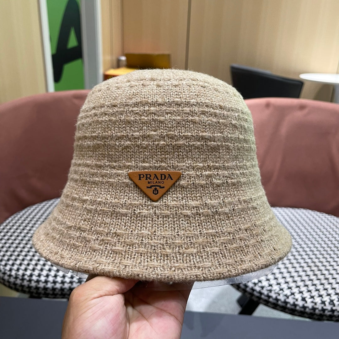 New knitted bucket hat
