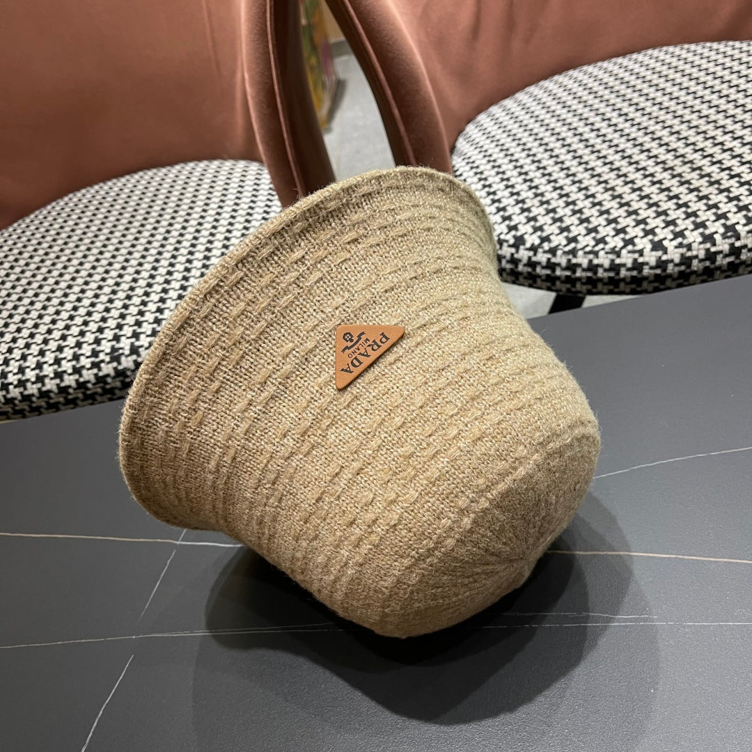 New knitted bucket hat