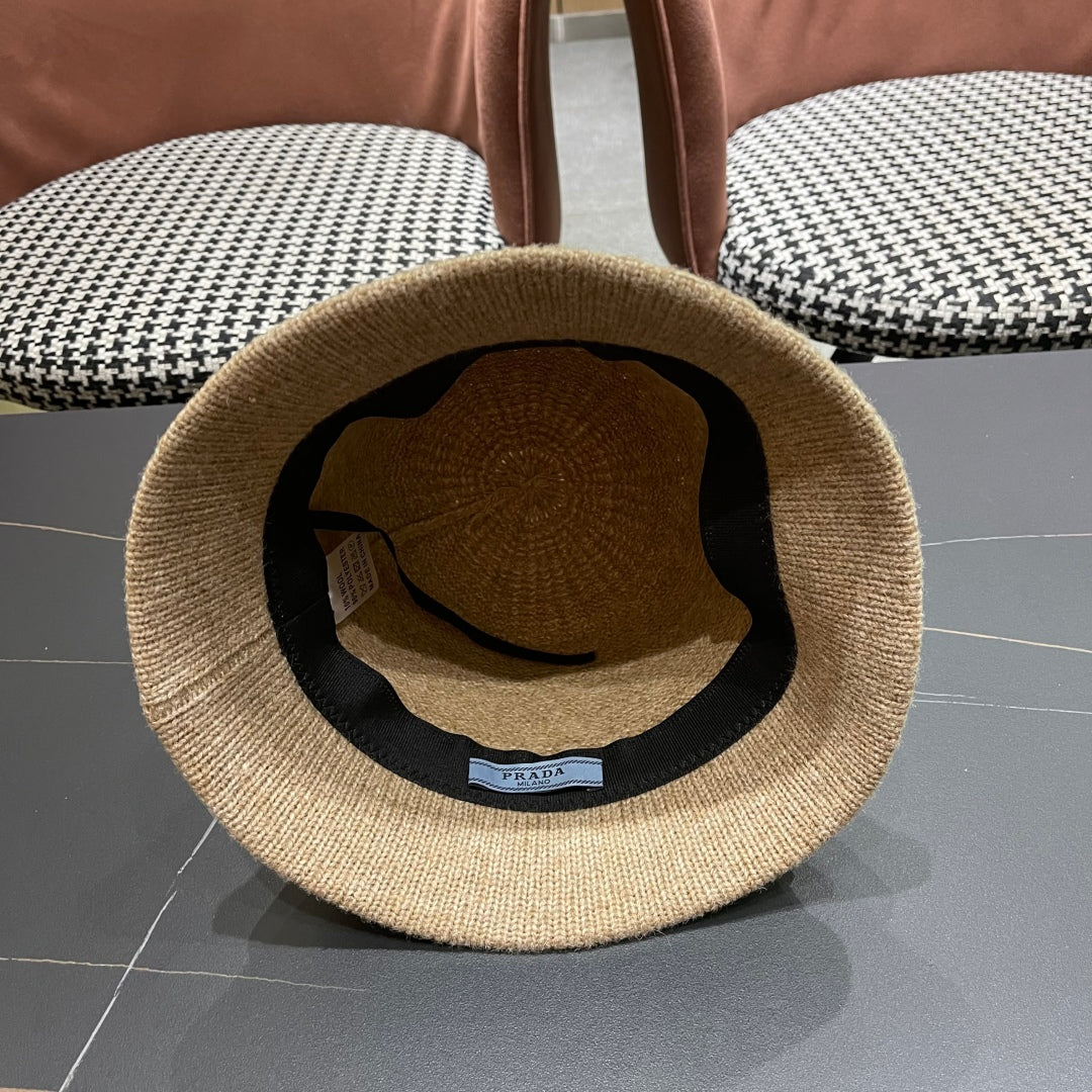 New knitted bucket hat
