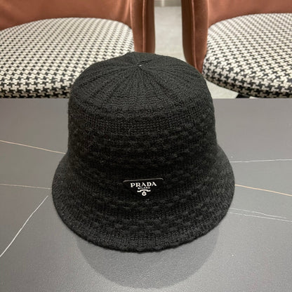 New knitted bucket hat