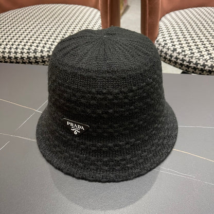 New knitted bucket hat