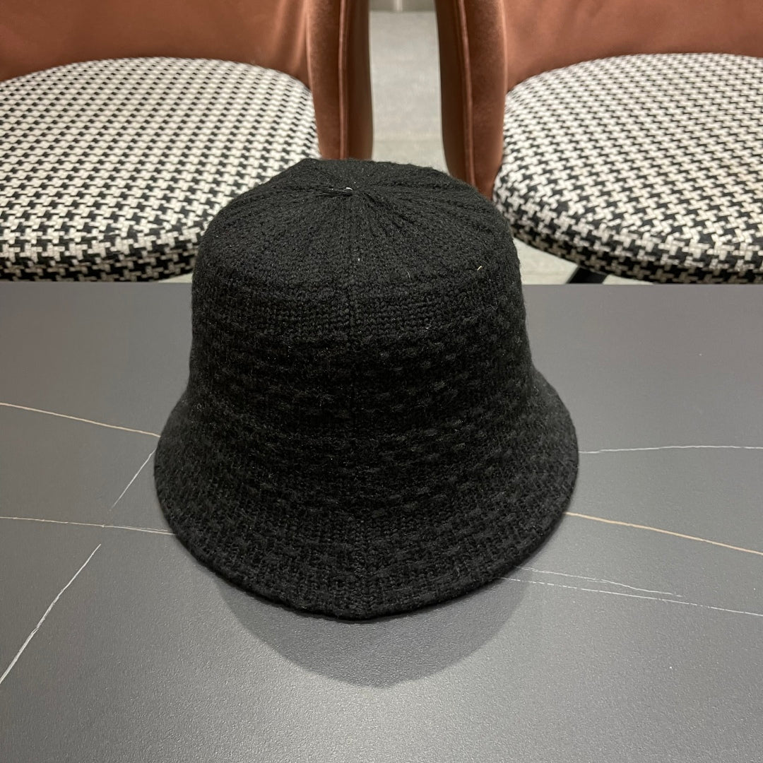 New knitted bucket hat
