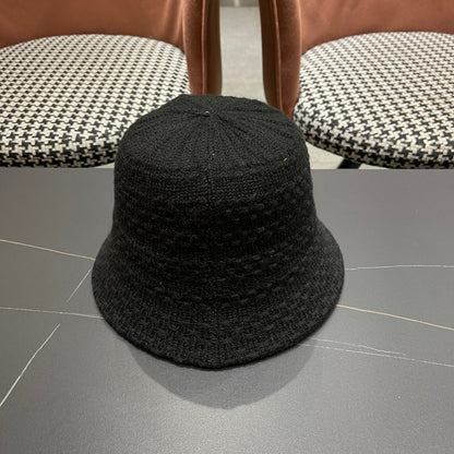 New knitted bucket hat
