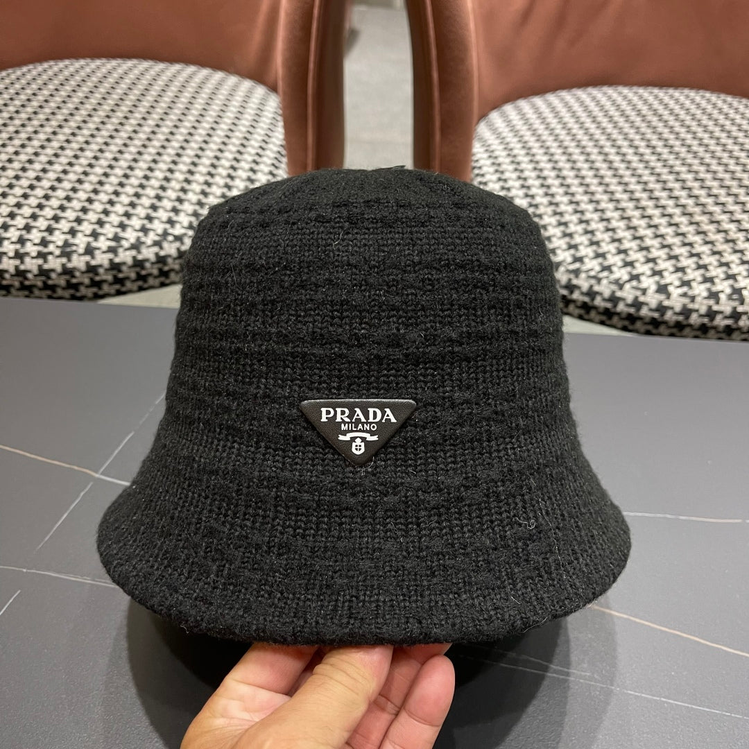 New knitted bucket hat
