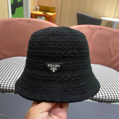New knitted bucket hat
