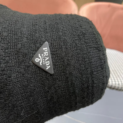 New knitted bucket hat