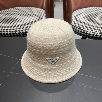 New knitted bucket hat