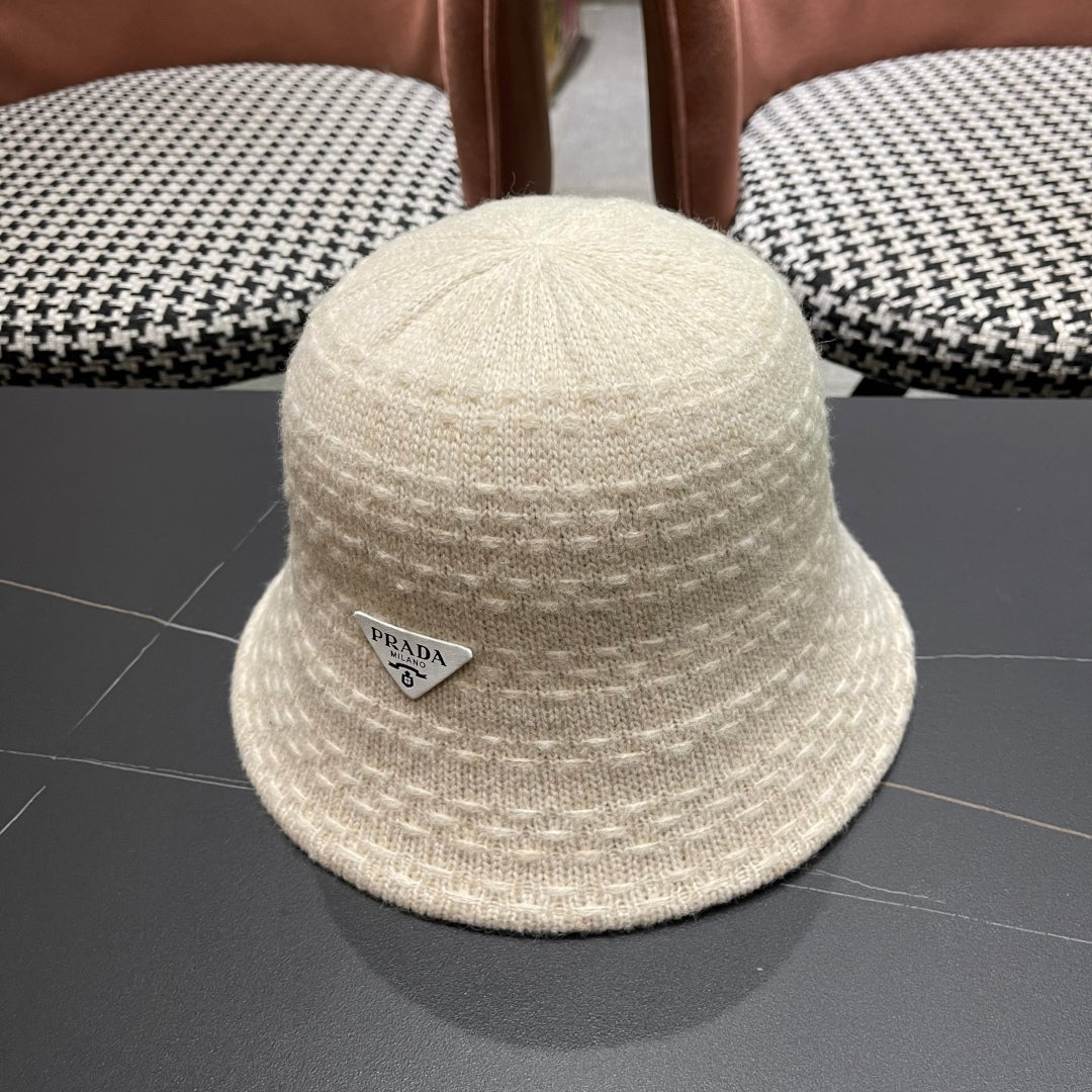 New knitted bucket hat