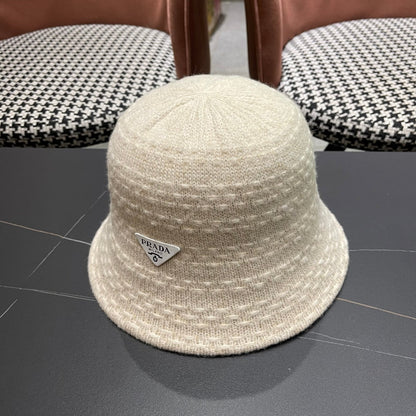 New knitted bucket hat