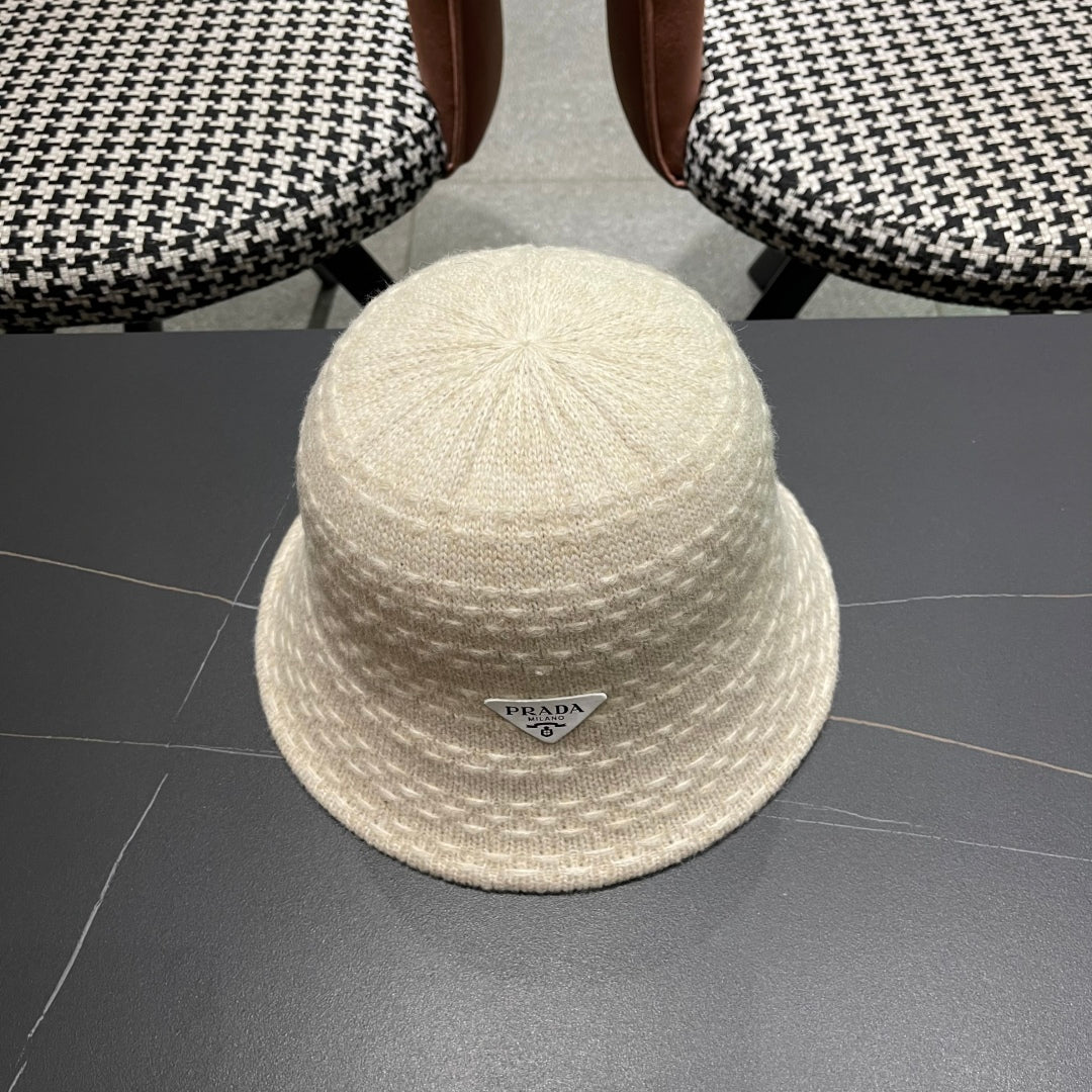 New knitted bucket hat
