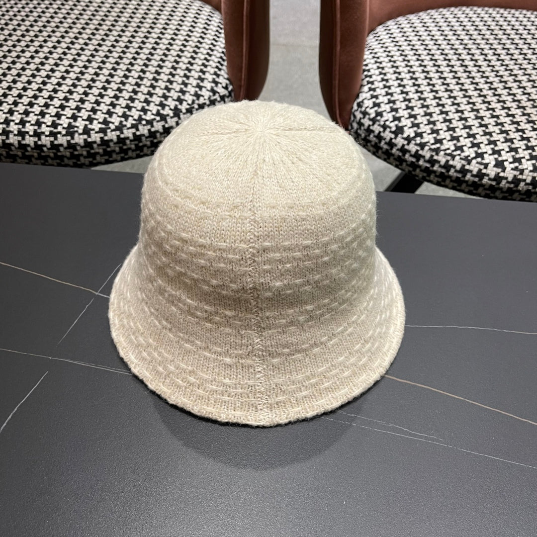 New knitted bucket hat