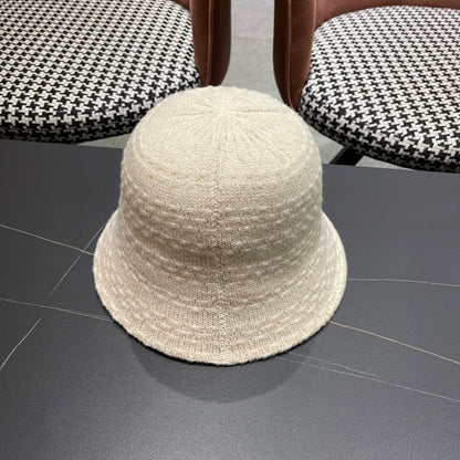 New knitted bucket hat