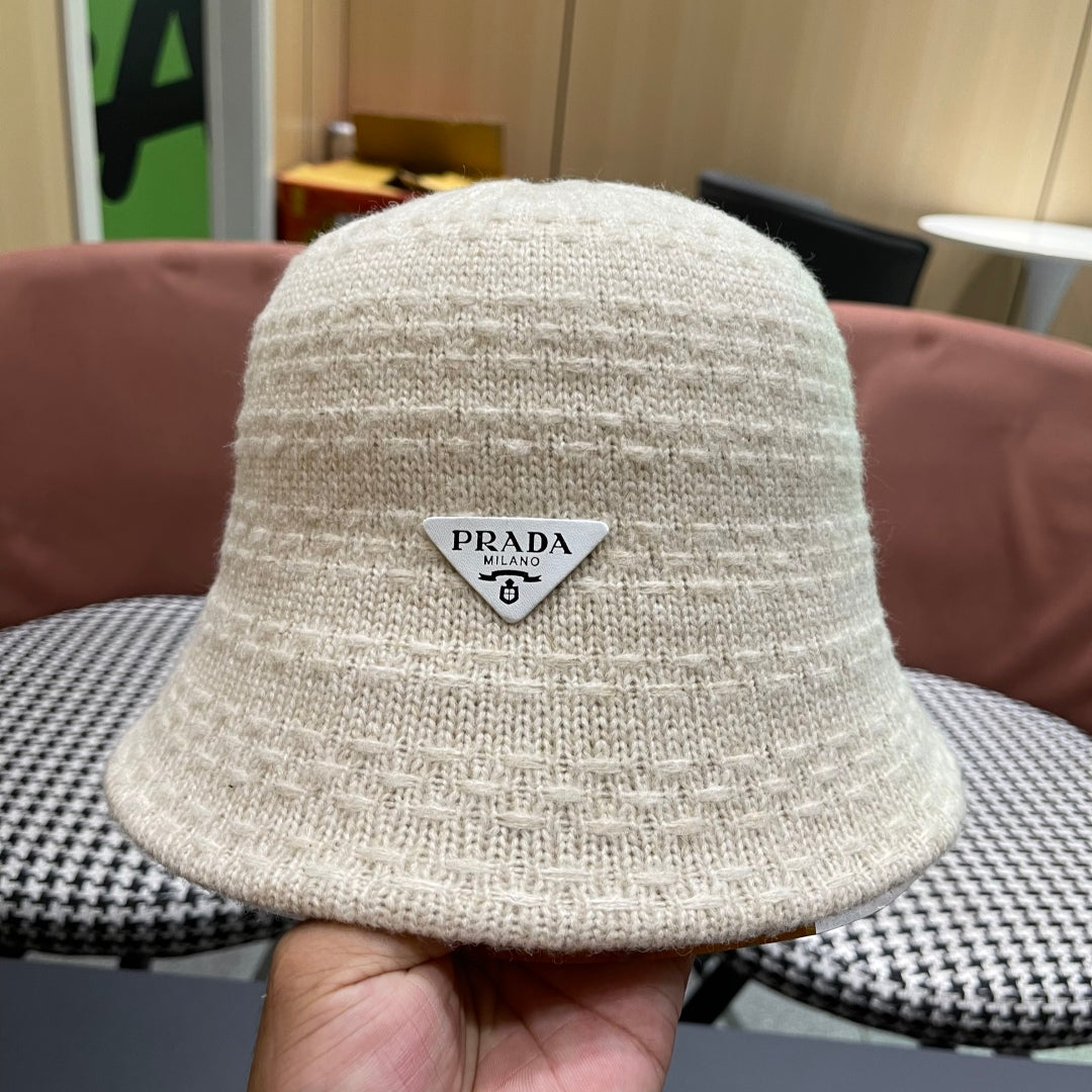 New knitted bucket hat