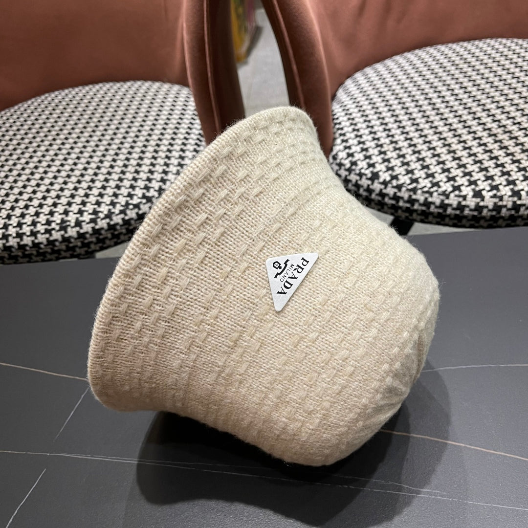 New knitted bucket hat